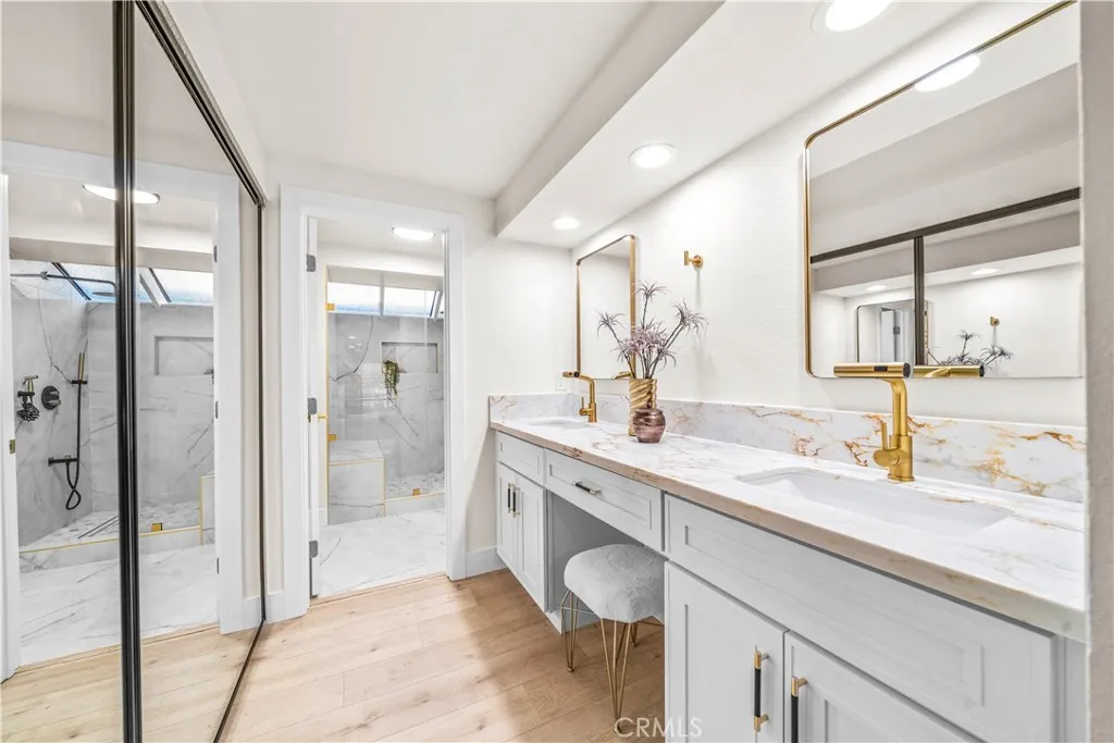 22482 Formentor Unit 15