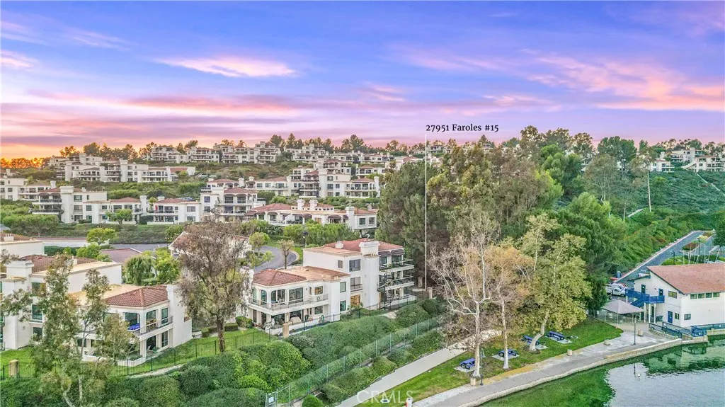 22482 Formentor Unit 15