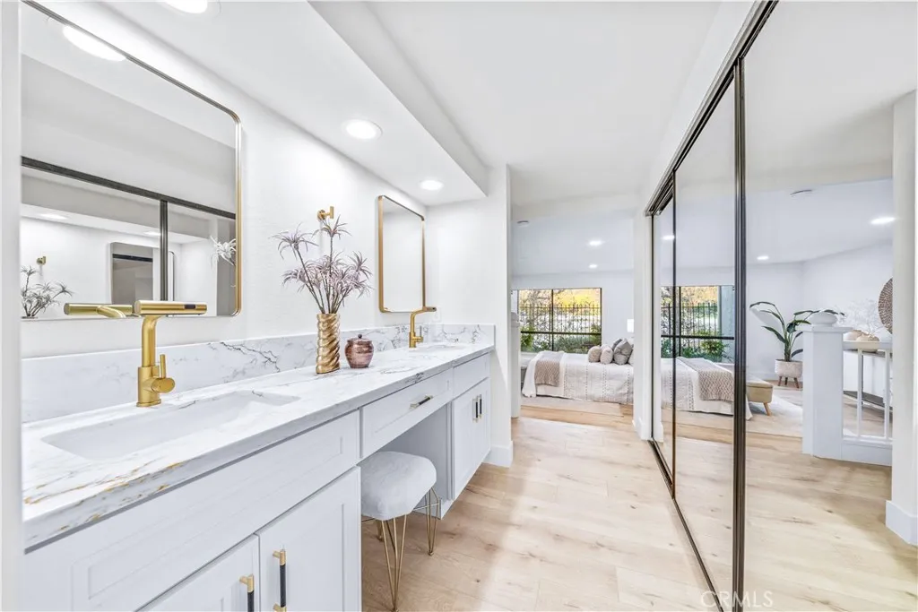 22482 Formentor Unit 15