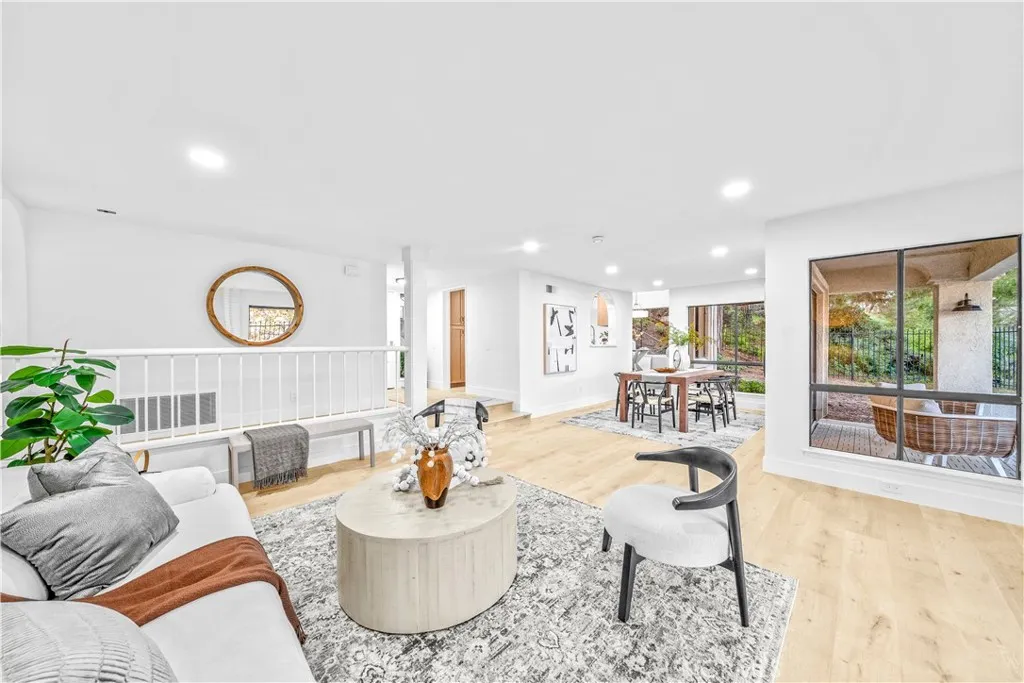 22482 Formentor Unit 15