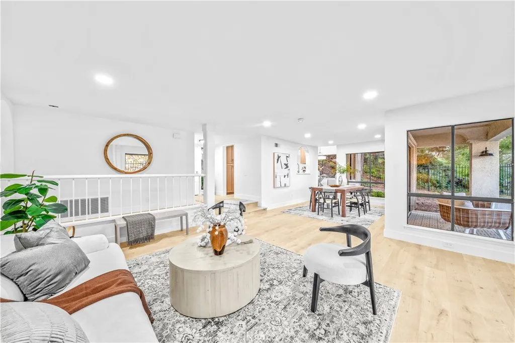 22482 Formentor Unit 15