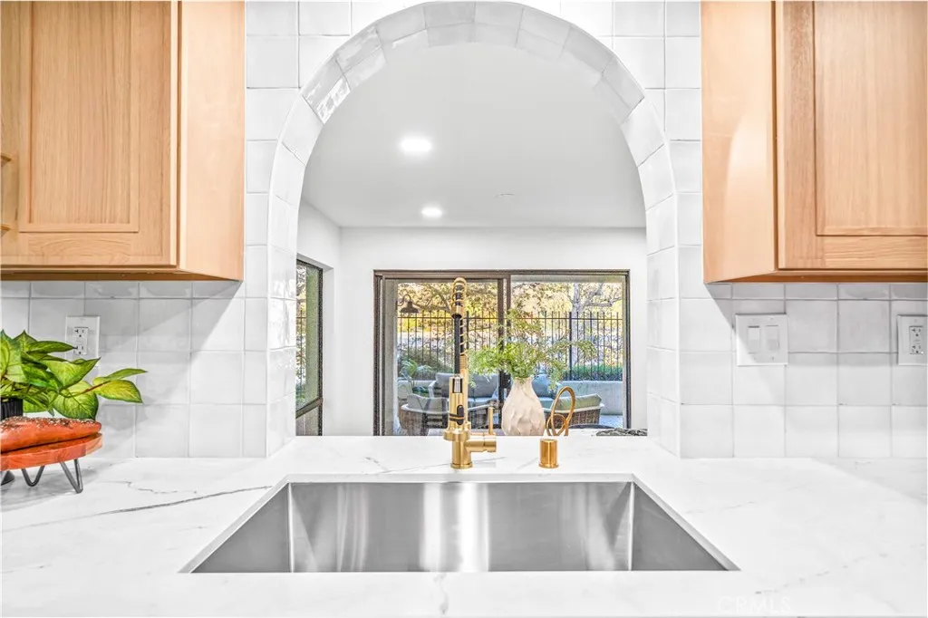 22482 Formentor Unit 15