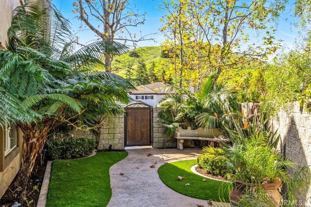 28381 Camino La Ronda