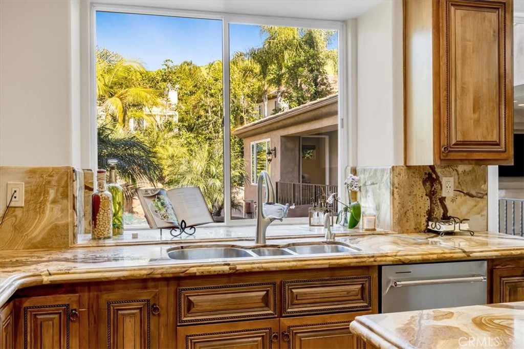 28381 Camino La Ronda