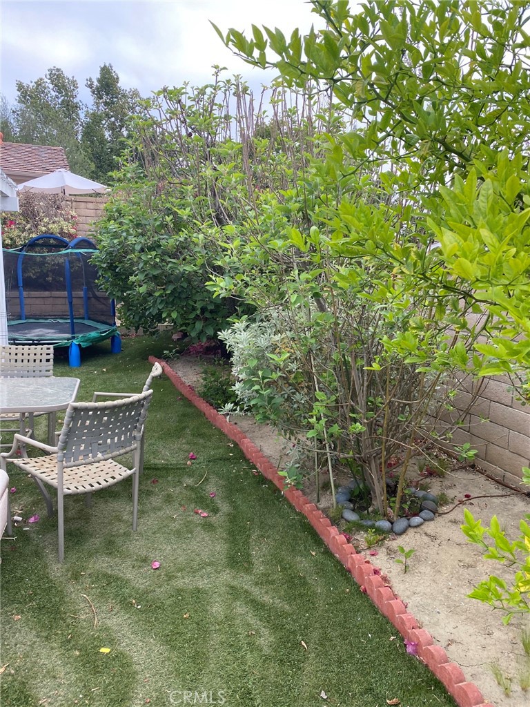 25522 Mackenzie Street