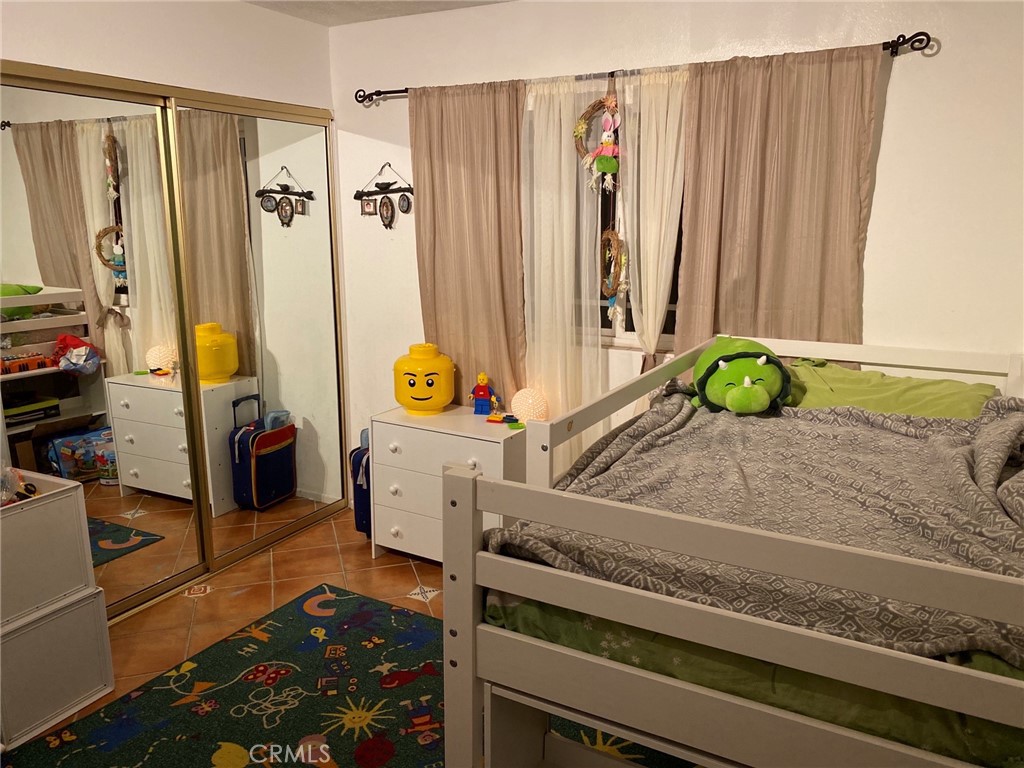 25522 Mackenzie Street