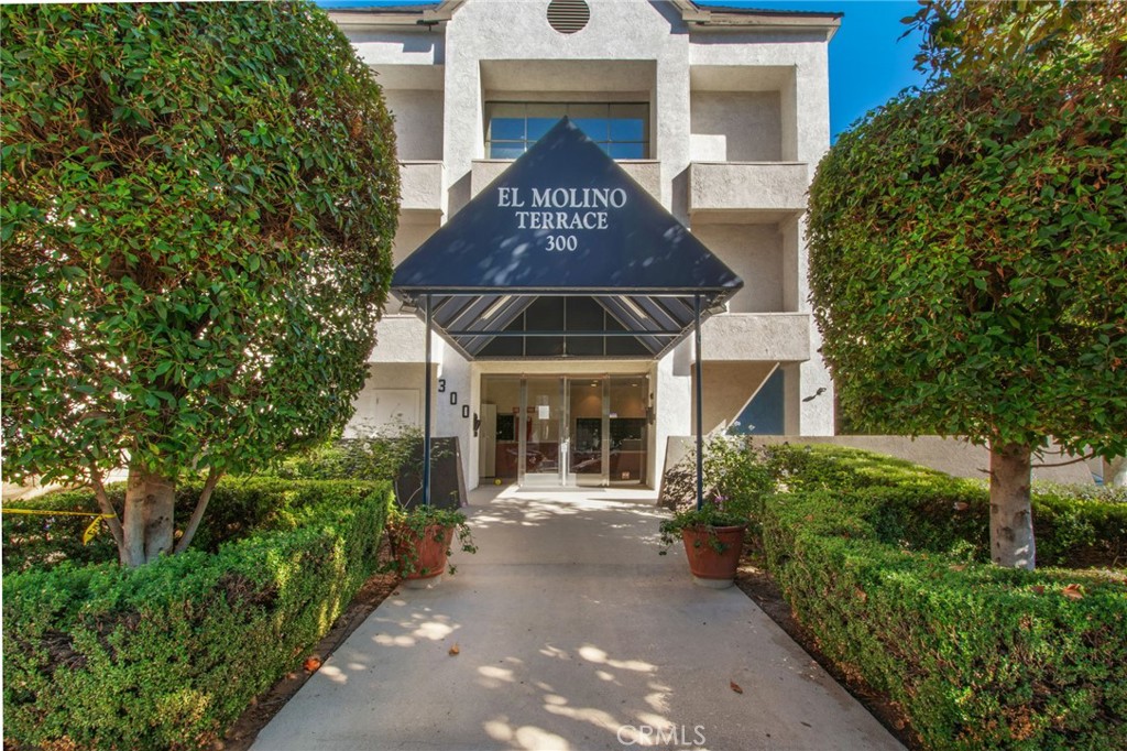 300 N El Molino