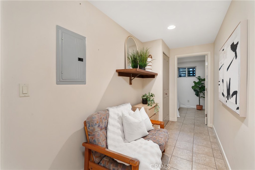 2377 Silver Ridge Avenue