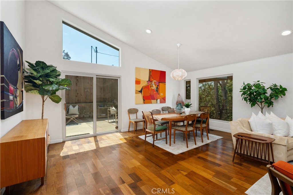 2377 Silver Ridge Avenue