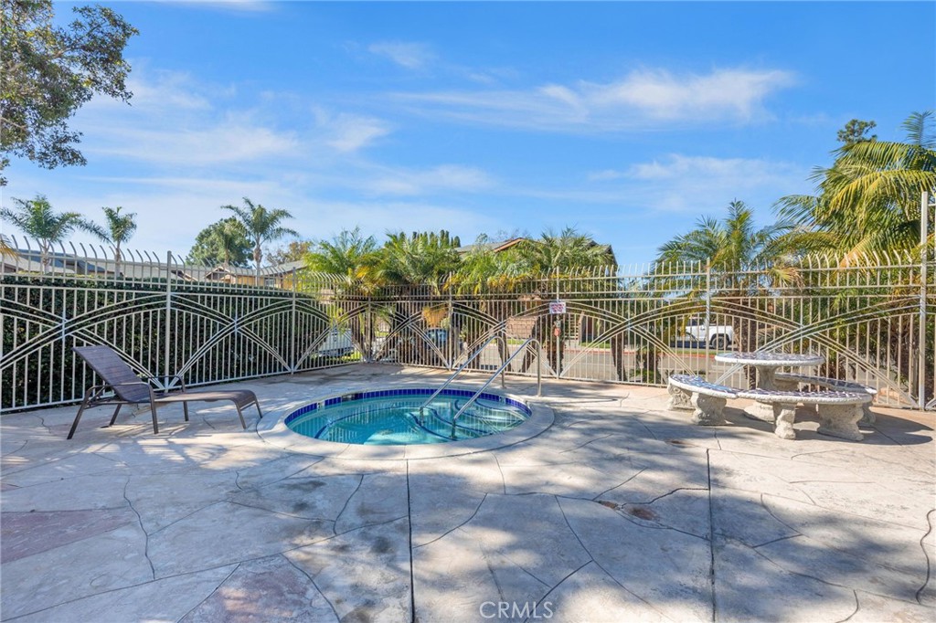 514 Calle Montecito 78