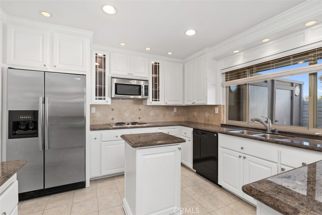 27151 Via Chicuelina