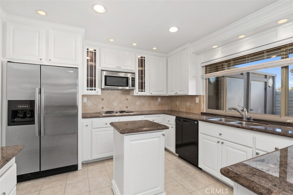 27151 Via Chicuelina