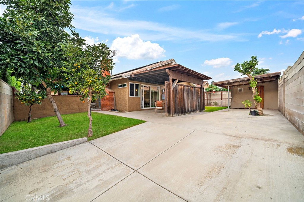 17349 Los Amigos Circle