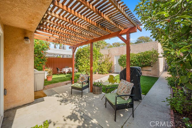 3328 California Avenue