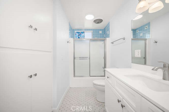 3328 California Avenue