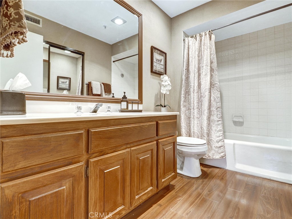 222 N Calle El Segundo 565