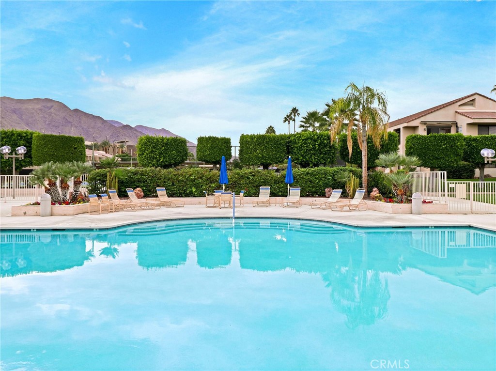 222 N Calle El Segundo 565