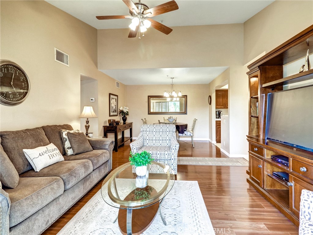 222 N Calle El Segundo 565