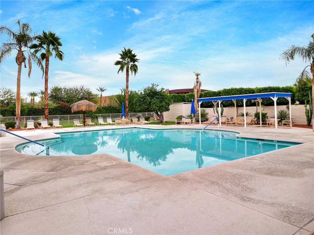 222 N Calle El Segundo 565