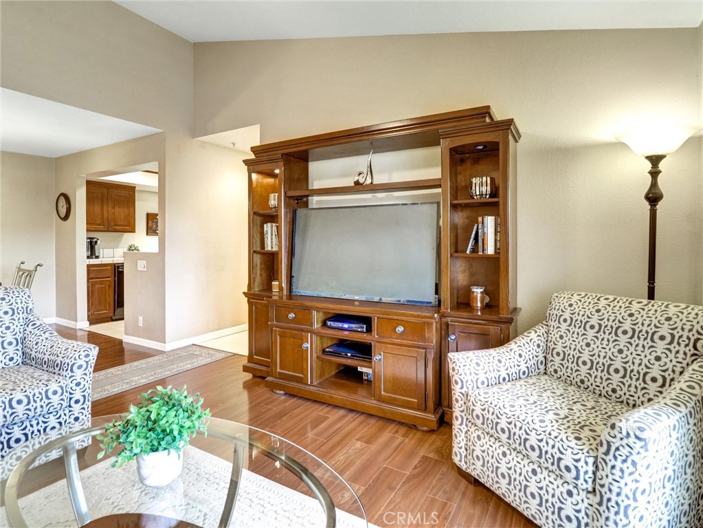 222 N Calle El Segundo 565