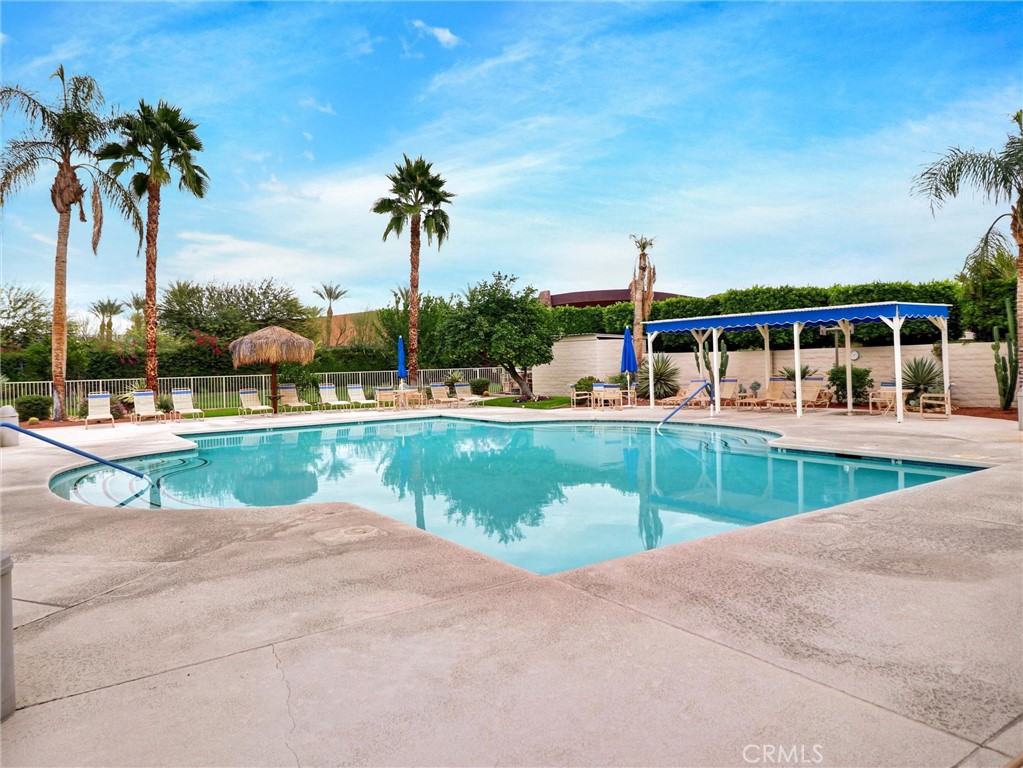 222 N Calle El Segundo 565