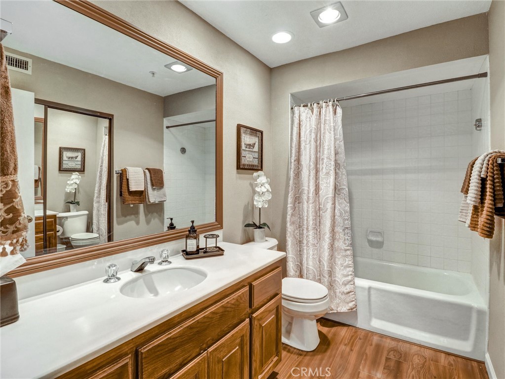 222 N Calle El Segundo 565