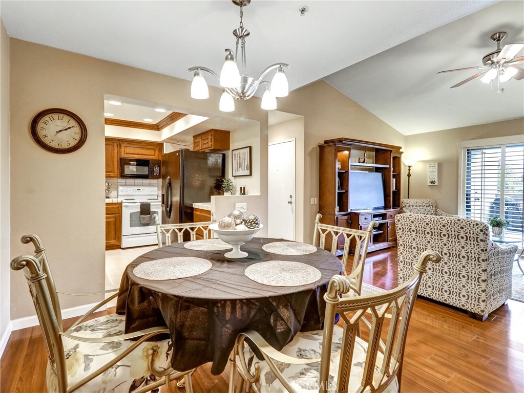 222 N Calle El Segundo 565