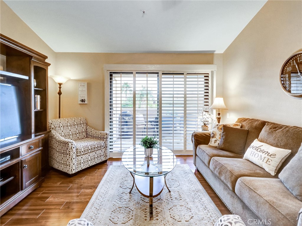 222 N Calle El Segundo 565