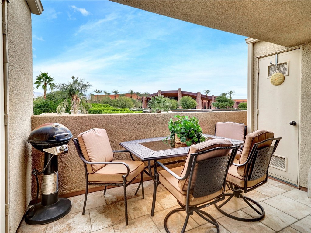 222 N Calle El Segundo 565