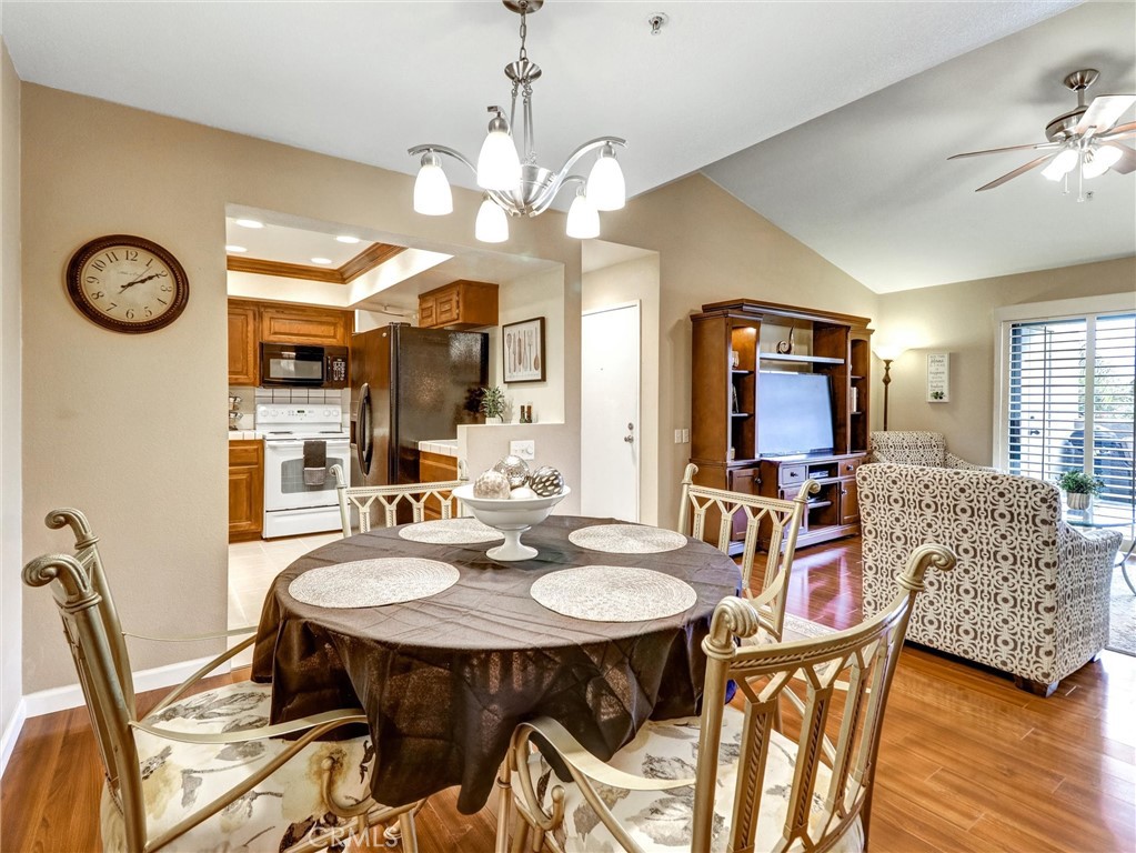 222 N Calle El Segundo 565