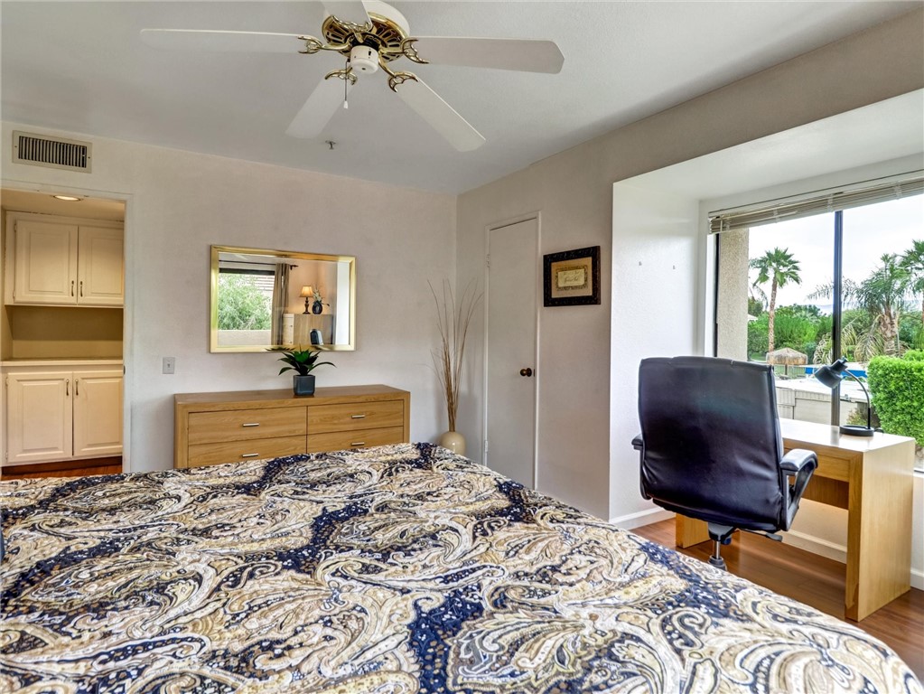 222 N Calle El Segundo 565