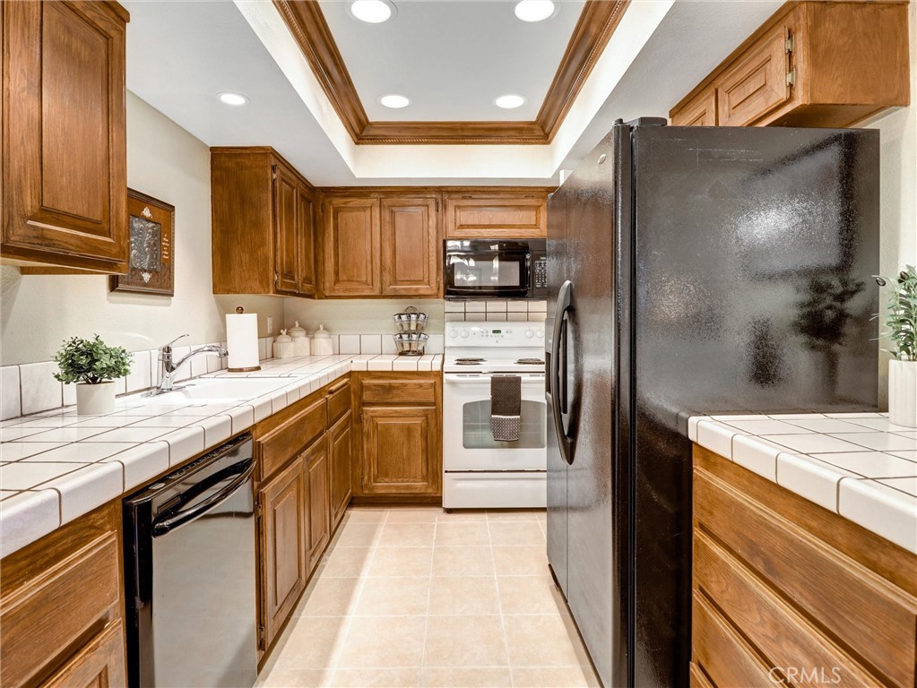 222 N Calle El Segundo 565