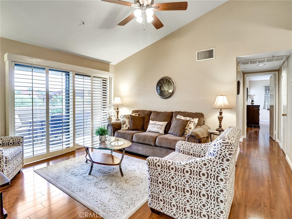 222 N Calle El Segundo 565