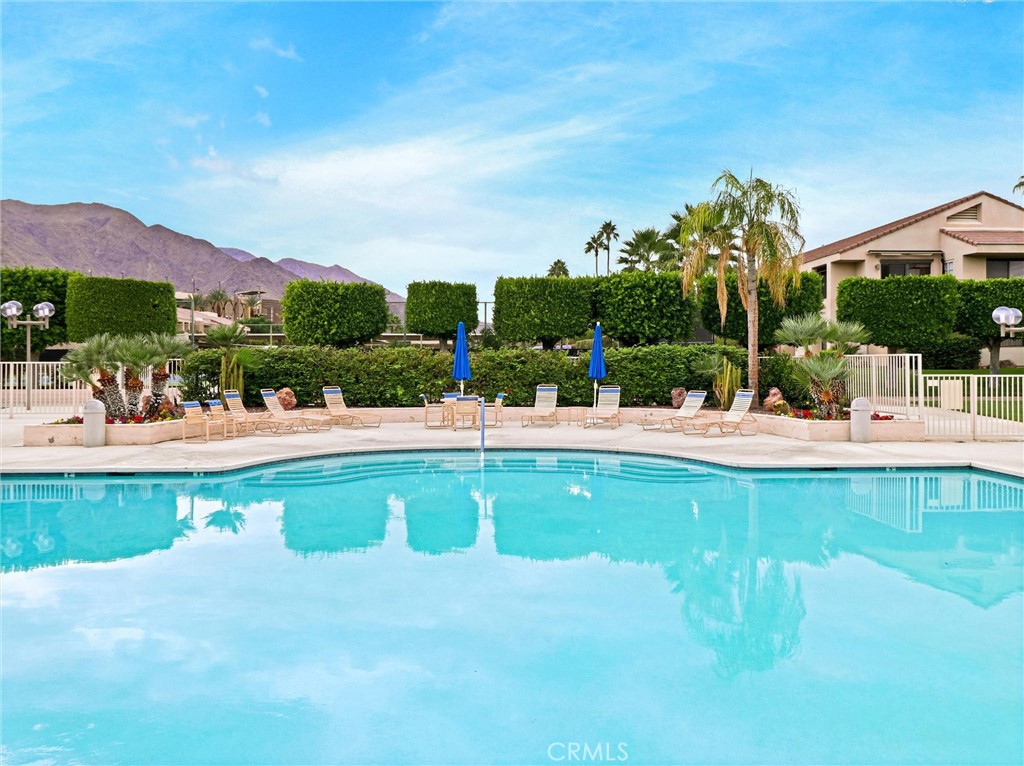 222 N Calle El Segundo 565