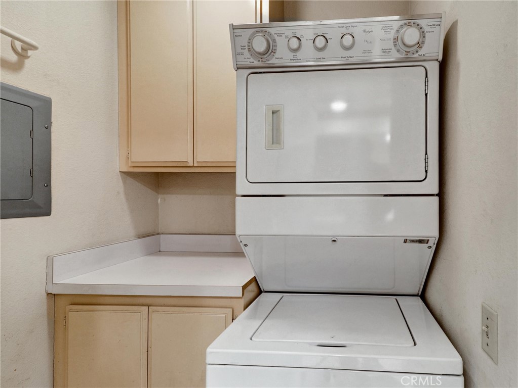 222 N Calle El Segundo 565