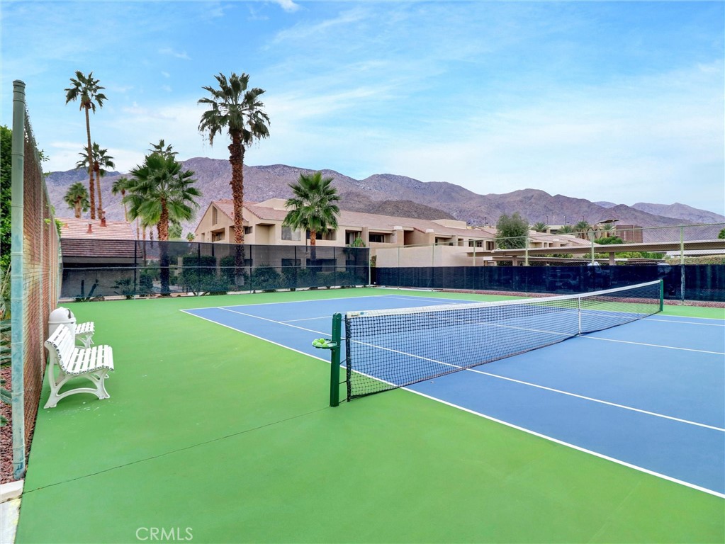 222 N Calle El Segundo 565