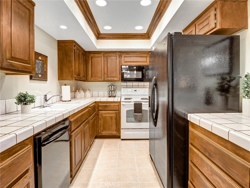 222 N Calle El Segundo 565