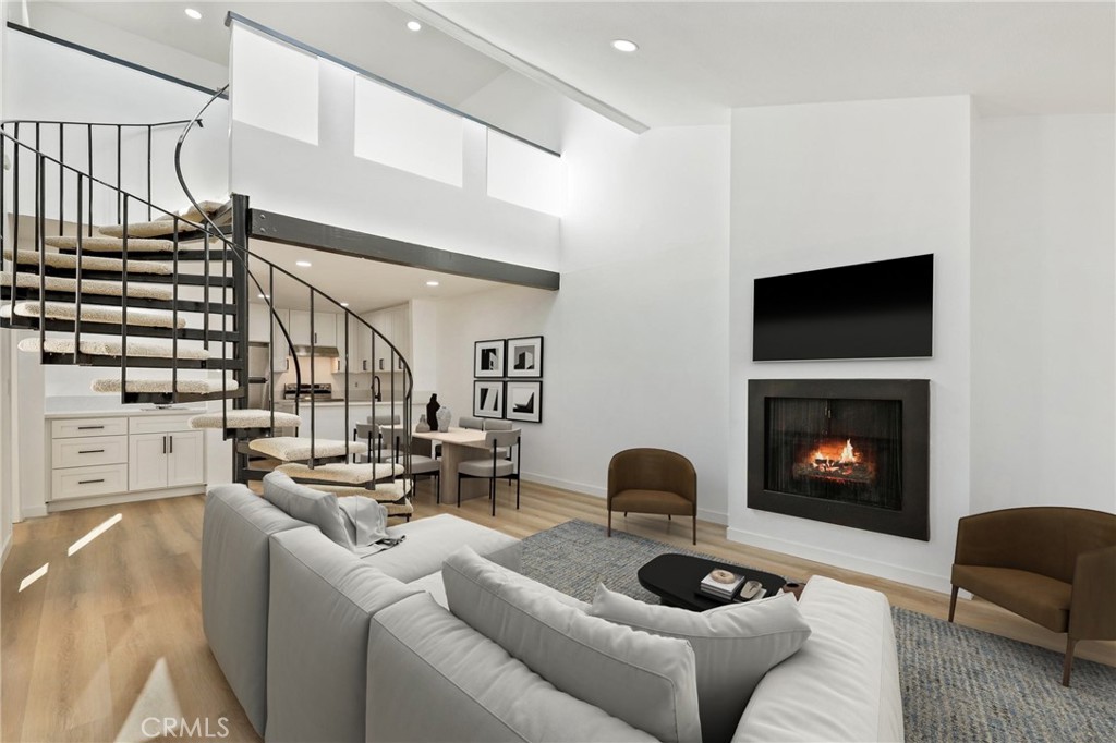 2900 Madison B12
