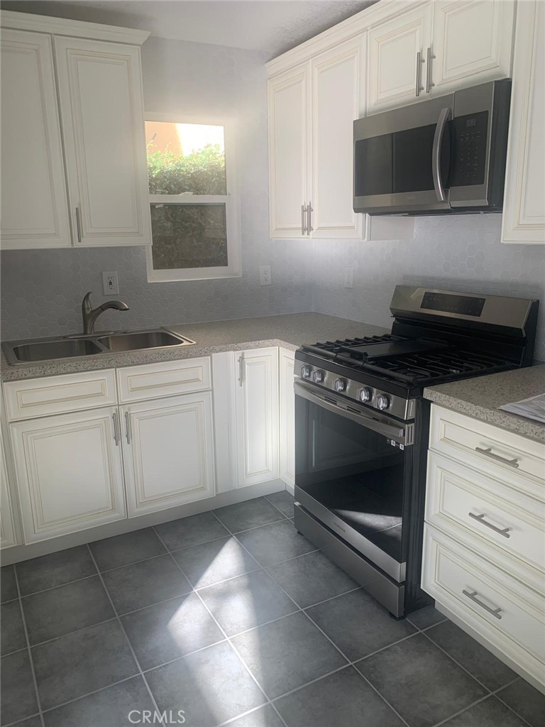 8411 Meadowlark Ln B