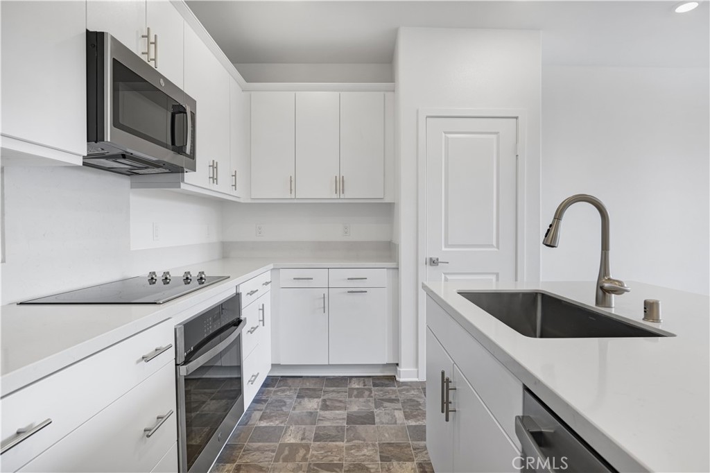 2571 Cloudview Privado