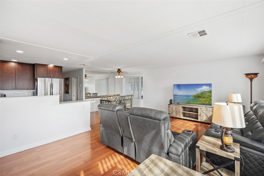 26000 Avenida Aeropuerto 12