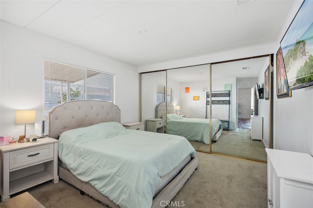 26000 Avenida Aeropuerto 12