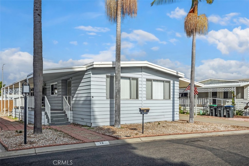 26000 Avenida Aeropuerto 12