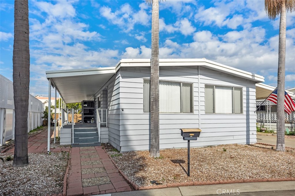 26000 Avenida Aeropuerto 12