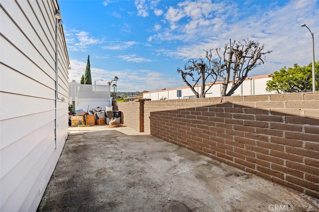 26000 Avenida Aeropuerto 12