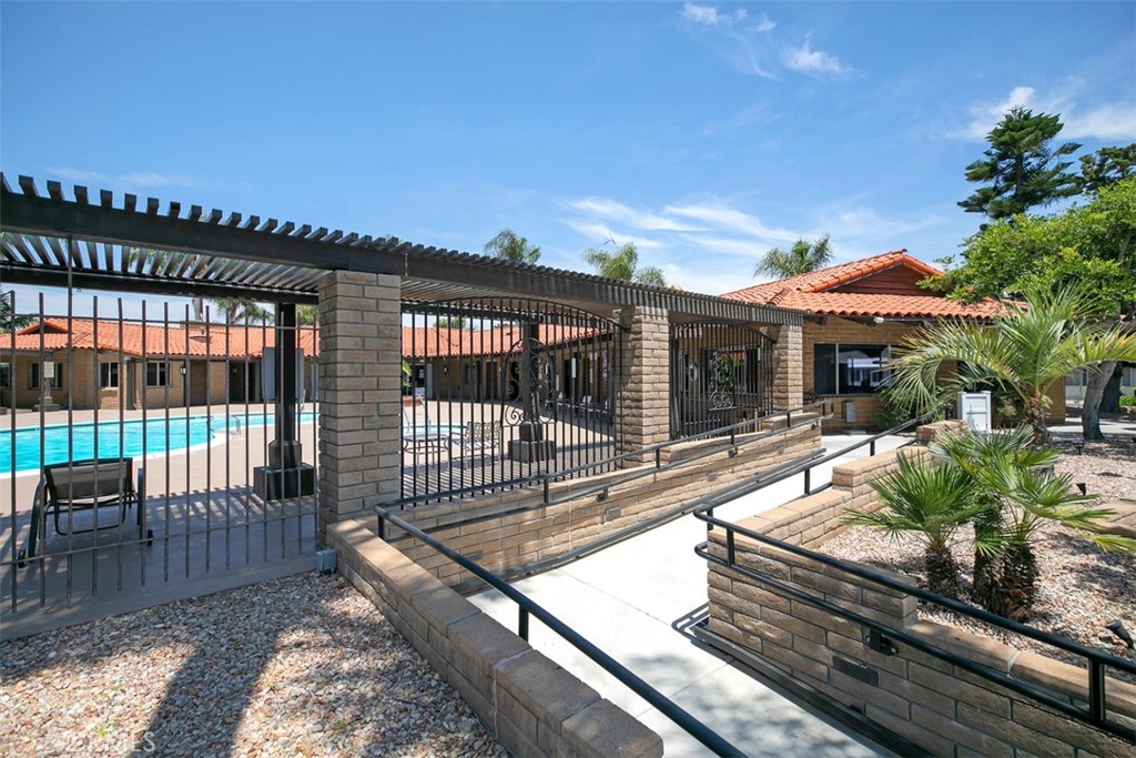 26000 Avenida Aeropuerto 12