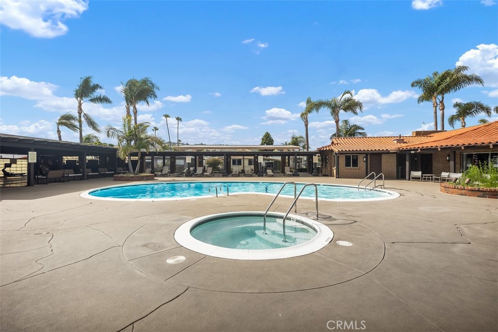 26000 Avenida Aeropuerto 12