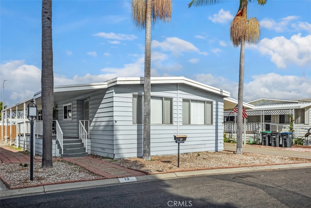 26000 Avenida Aeropuerto 12