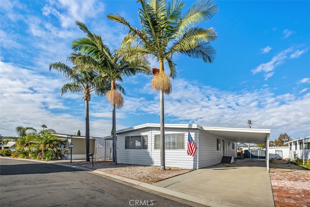 26000 Avenida Aeropuerto 12