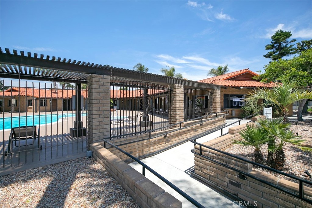 26000 Avenida Aeropuerto 12